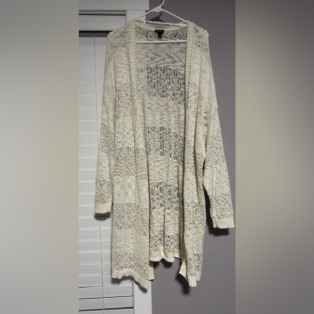 Torrid, size 5 (5X) Cream Open-Knit Cardigan